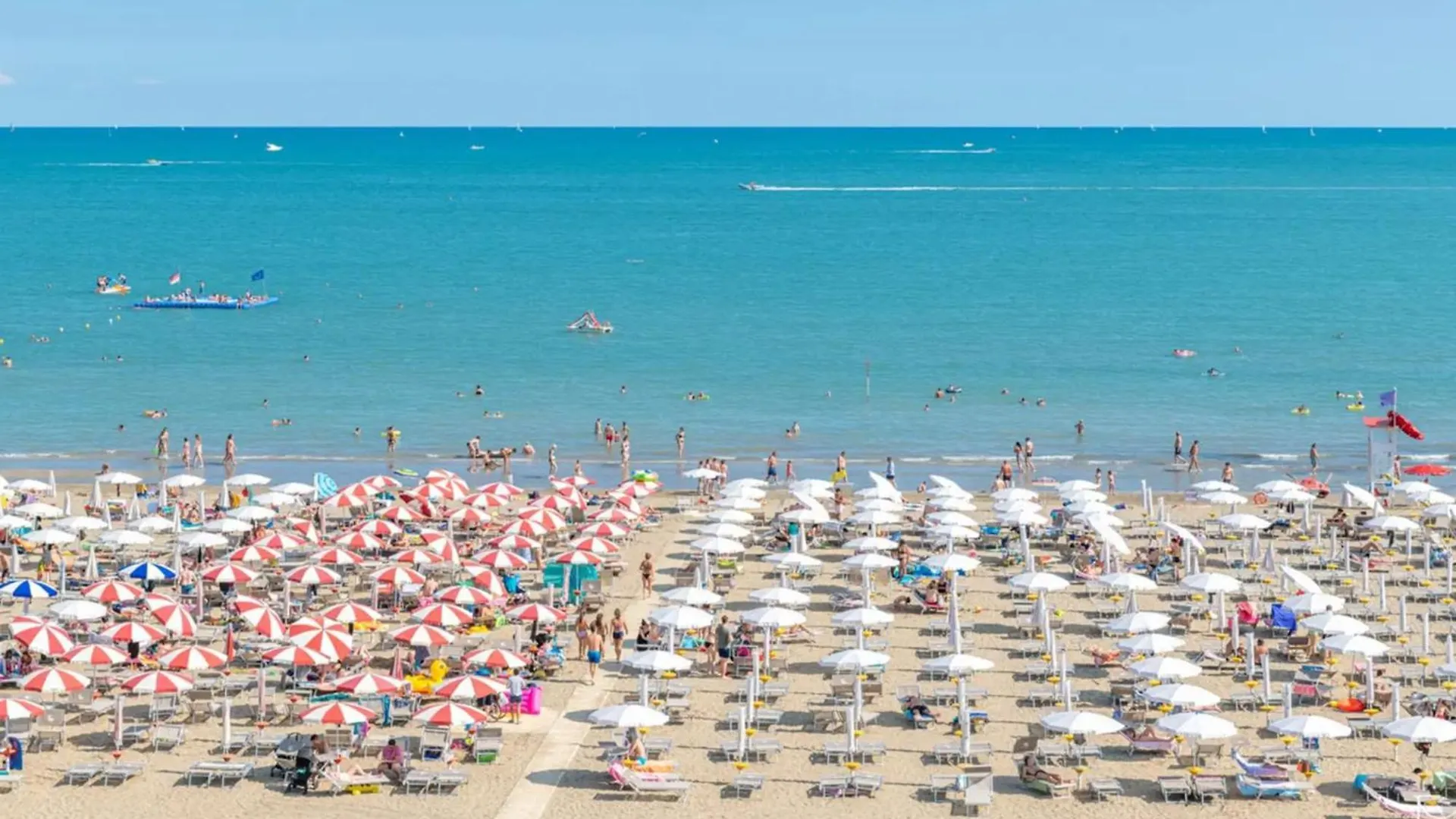 Bright Escape Near The Beach Bibione Apartment