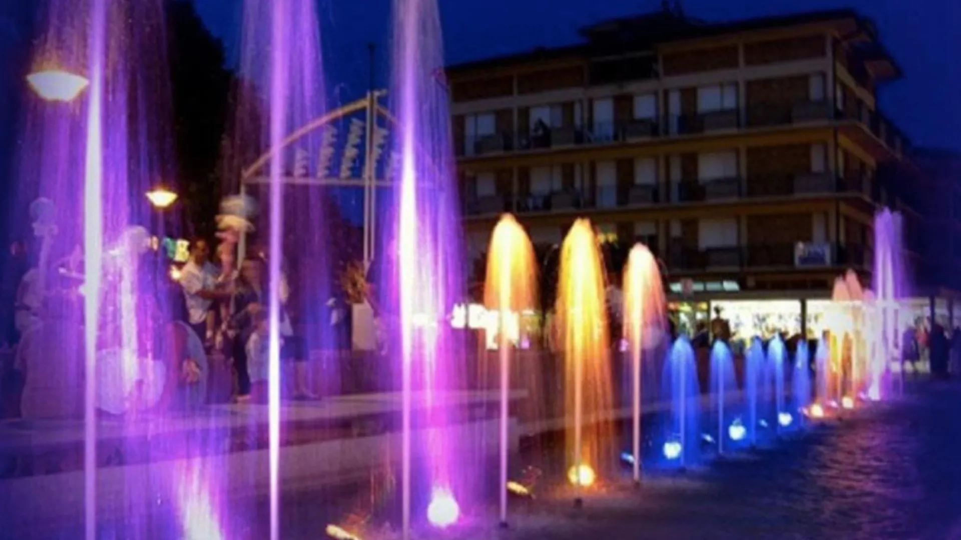 Bright Escape Near The Beach Bibione Apartment
